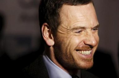 Actor Michael Fassbender gives an interview before a screening of the film 'Steve Jobs' at the New York Film Festival in New York, United States, October 3, 2015. (REUTERS/DOMINICK/REUTERS)