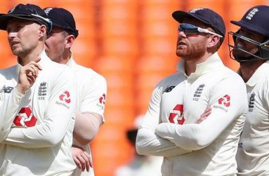 Joe Root (left) has lost his past three Test matches as England captain,