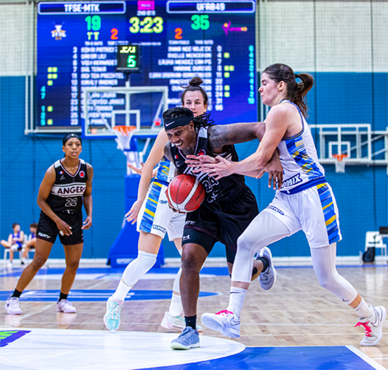 Joy Adams in action for Lointek Gernika Bizkaia in Spain
