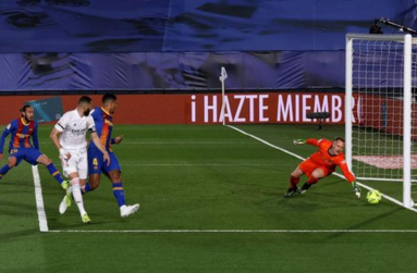 Karim Benzema's 25th goal of the season gave Real Madrid the lead in El Clasico