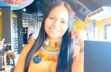 Owner of Kayawen Jewellery, Sheena Scipio