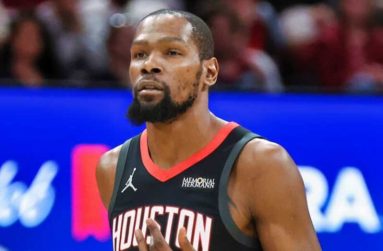 Kevin Durant scored 39 points and made a season-best six 3-pointers