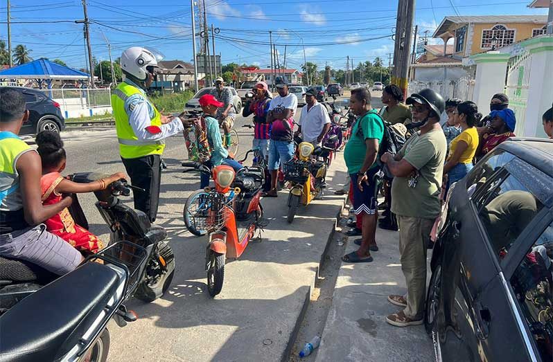 The Traffic Department conducted a series of lectures for drivers, riders, schoolchildren and community members in more than two dozen locations across the country