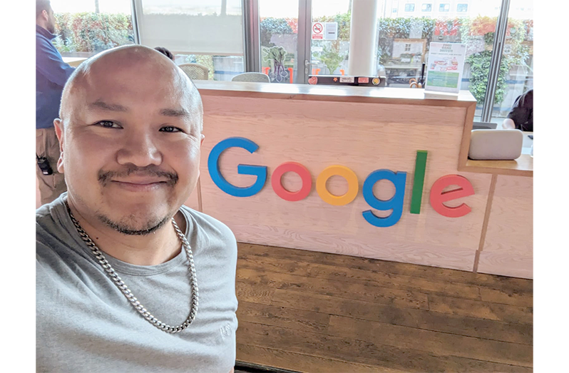 Robert Lee inside Google HQ catching up with the startup team