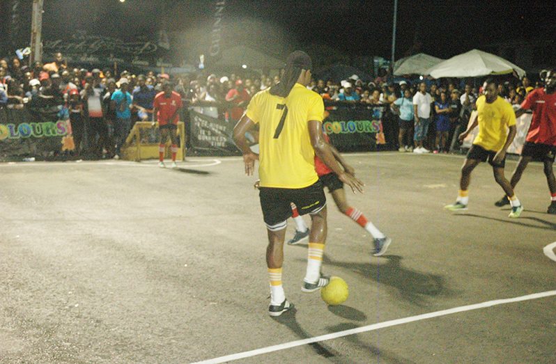Flashback! Action from last year’s final between Swag Entertainment (yellow) and Universal Ballers