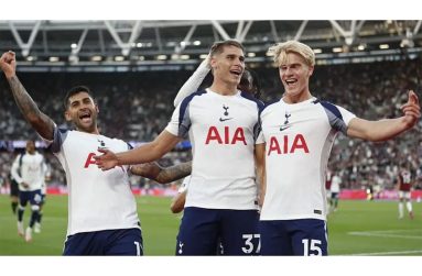 Lucas Bergvall (right) is the second youngest player to score and assist a goal in the Premier League for Spurs (19y 223d) after Nick Barmby. (Getty Images)