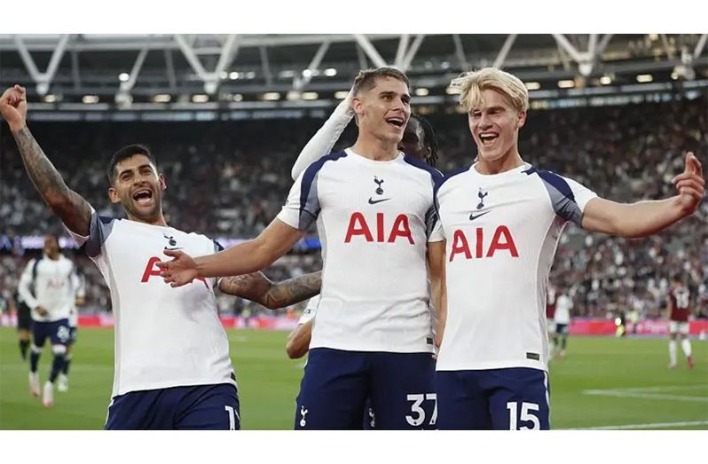 Lucas Bergvall (right) is the second youngest player to score and assist a goal in the Premier League for Spurs (19y 223d) after Nick Barmby. (Getty Images)