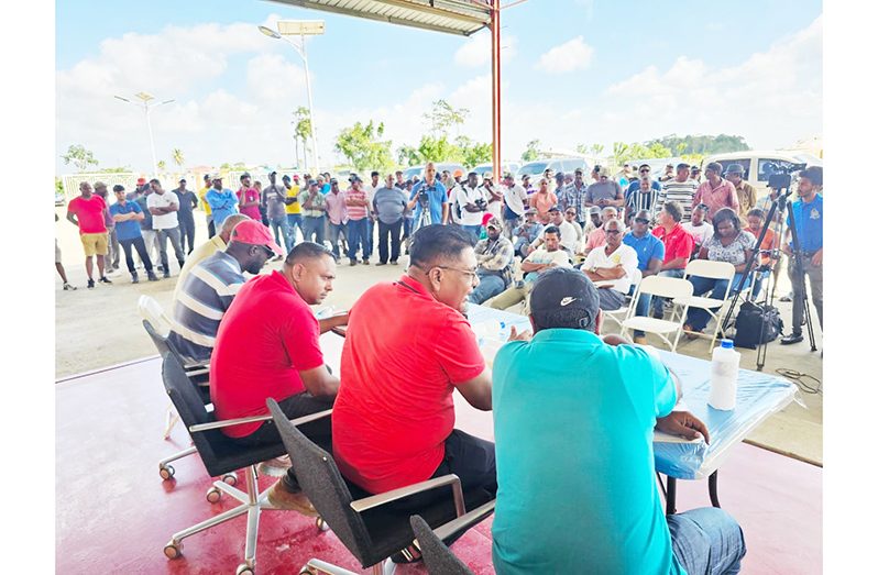 Minister of Agriculture, Zulfikar Mustapha, speaking with over 200 residents from Mahaicony River in Region Five