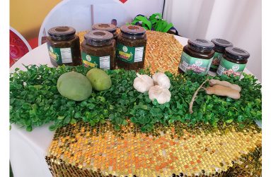 Mango and tamarind achars (Michel Outridge Photos)