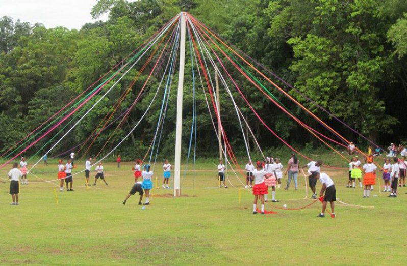 Maypole at Kabakaburi