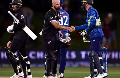 Daryl Mitchell top-scored in the chase with 78.