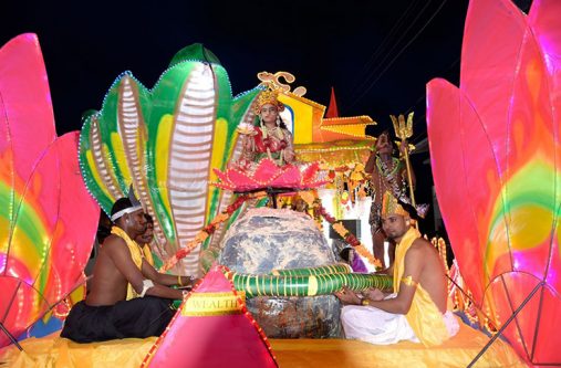 Flashback: A float from last year’s motorcade