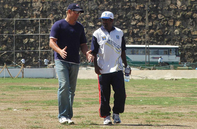 Shane Warne and Muthiah Muralidaran in Galle after the devastating 2004 tsumani // Getty
