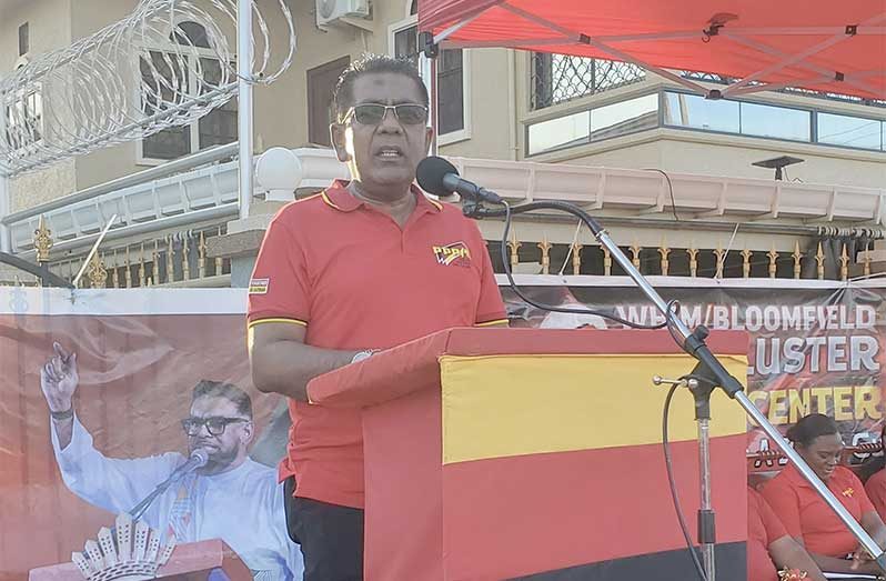Minister of Agriculture Zulfikar Mustapha speaking to residents at the Whim public meeting on Wednesday afternoon