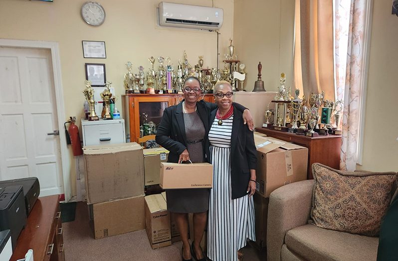 Gail Nunes (Right) Member of the Bishops’ High School’s NY Tri-State Chapter and Shandrina Welcome-Lee (Left), Headmistress of Bishops’ High School