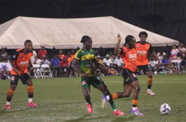 Slingerz’ Derron Niles on the ball with Slingerz and GDF locked in battle in GFF Elite League
