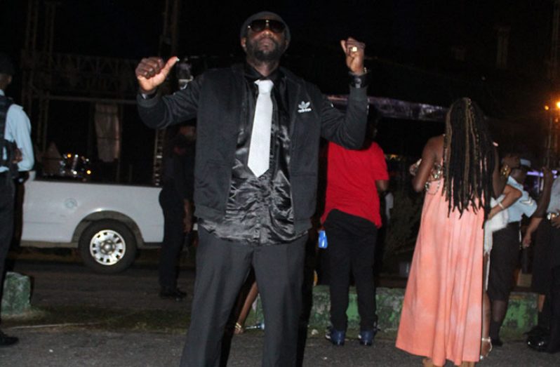 ‘Natural Black’ backstage of the ‘I am Legend’ concert