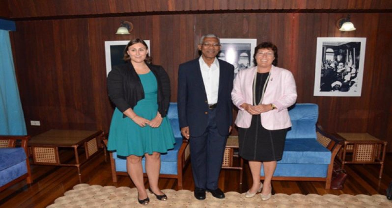 President David Granger takes a photo opportunity with New Zealand’s High Commissioner to Guyana, Her Excellency Jan Henderson and Ms. Rachael Pringle, Second Secretary, during their engagement at the Ministry of the Presidency
