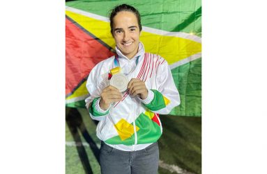 Nicolette Fernandes with her silver medal