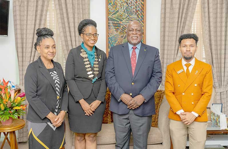 Prime Minister, Brigadier (Ret’d) Mark Phillips flanked by the visiting team led by JCI West Indies National President, Ms. Leycia Samuels, who was accompanied by JCI Guyana Executive Vice President, Mr. Gavin Thomas, and JCI Senator, Ms. Lisette Wills-Culley