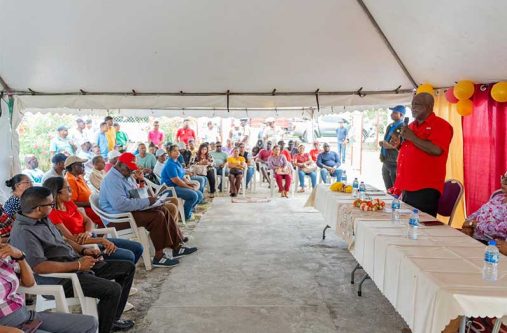 Prime Minister, Brigadier (Ret’d) Mark Phillips, speaking to the gathering at the  community meeting held in Dartmouth (Office of the Prime Minister photo)