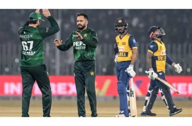 Pakistan hammered Sri Lanka in the final