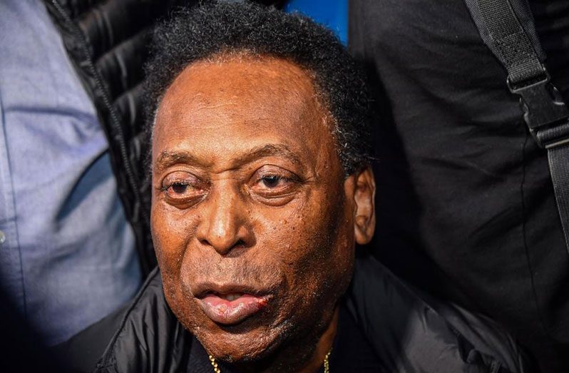 Pele discharged from hospital.