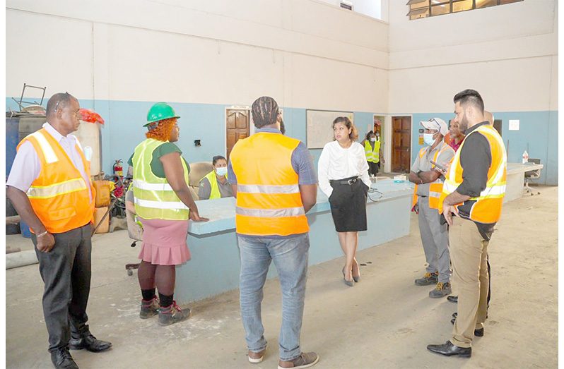 Minister of Local Government and Regional Development, Priya Manickchand, conducted a follow-up visit to the Haags Bosch Landfill Site, East Bank of Demerara, to assess ongoing operations and ensure that key measures are being implemented to strengthen the facility’s management systems