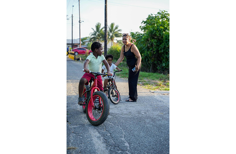 Minister of Local Government and Regional Development, Priya Manickchand, on Thursday, conducted a community walkthrough in Agricola, engaging directly with residents on the ground