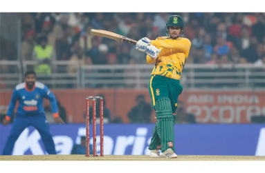 Quinton de Kock's 90 from 46 deliveries helped South Africa to a 200-plus total  •  BCCI