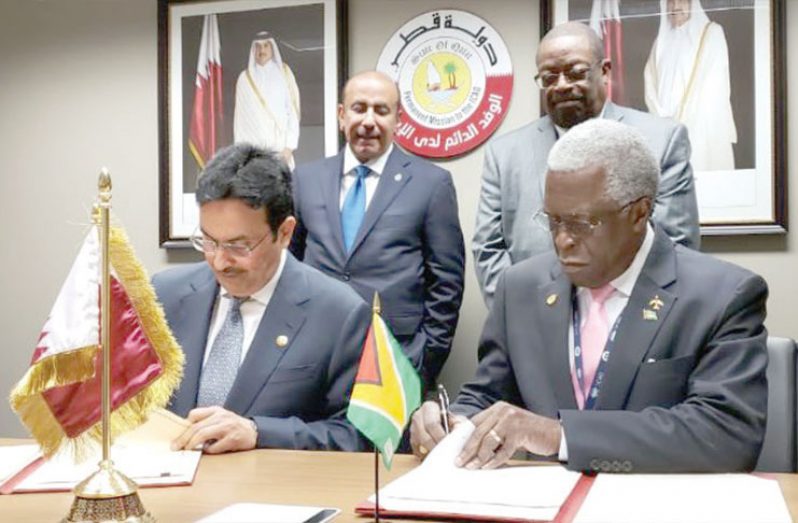 Director General of GCAA, Col. (Ret’d) Egbert Fields and President of Qatar Civil
Aviation Authority, Abdulla Nasser Turki Al Subaey signing the agreement as
Qatar’s Minister of Transport and Communications, Jassim bin Saif Al Sulaiti
and Chairman of the GCAA Board of Directors, Lt. Col. (Ret’d) Lawrence London
look on