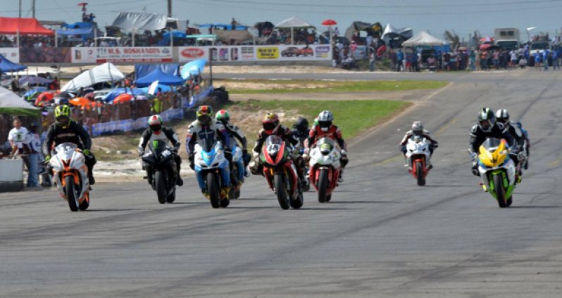 A section of the Superstock class at South Dakota (Sean Charles photo)