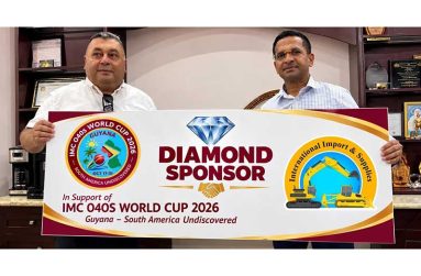 Tournament’s Director Raj Singh, left, receives the sponsorship cheque from Managing Director of International Import and Supplies Joe Jagmohan
