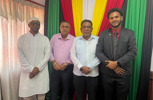 Minister of Agriculture, Zulfikar Mustapha (third from left), incoming Member of Parliament, Zamal Hussain (second from left), along with new Chairman elect, Junior Basant (right) and Vice Chairman elect, Wajid Shaheed Khan (left)