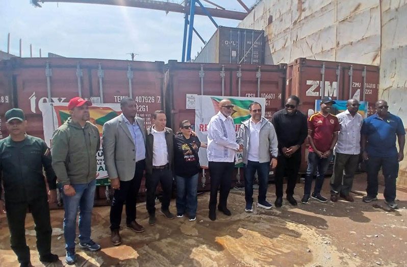 Supplies were received by Venezuela’s Minister of Foreign Affairs, Yvan Gil, alongside Guyana’s Ambassador to Venezuela, Dr Richard Van West-Charles