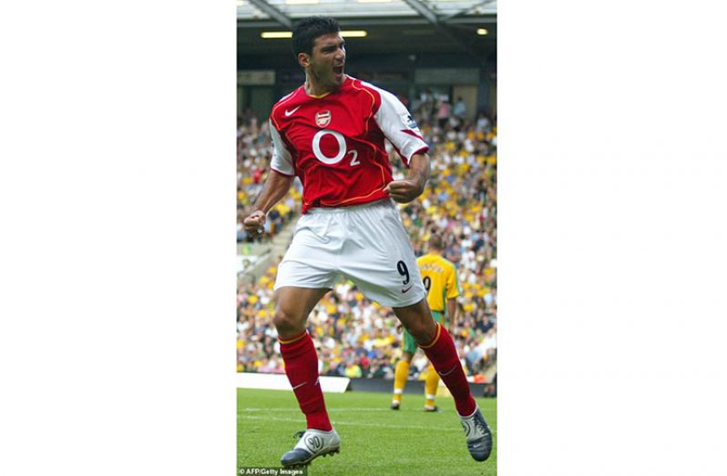 Former Arsenal Soccer Star Reyes Dies in Car Accident