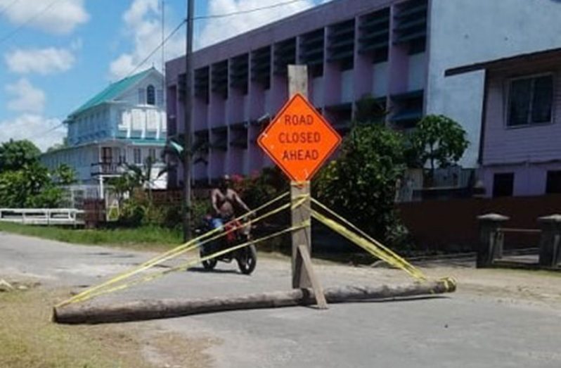 The Sussex Street road was closed from St. Stephen’s Street to Vlissengen Road