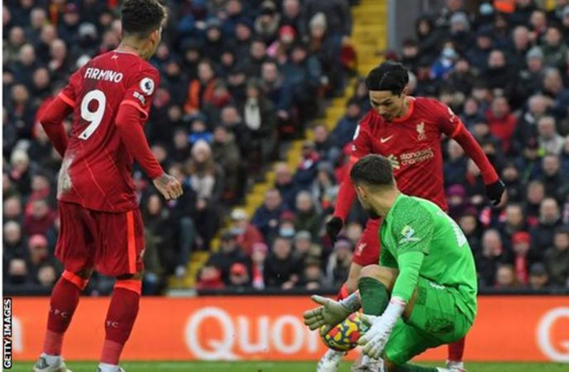 Roberto Firmino and Takumi Minamino were able to almost walk in Liverpool's third after the former had robbed Ethan Pinnock of possession.