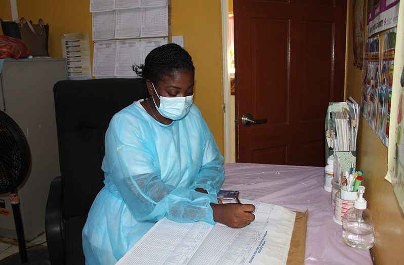 Registered Nurse Roylanna Melville at work (Shari Simon photos)