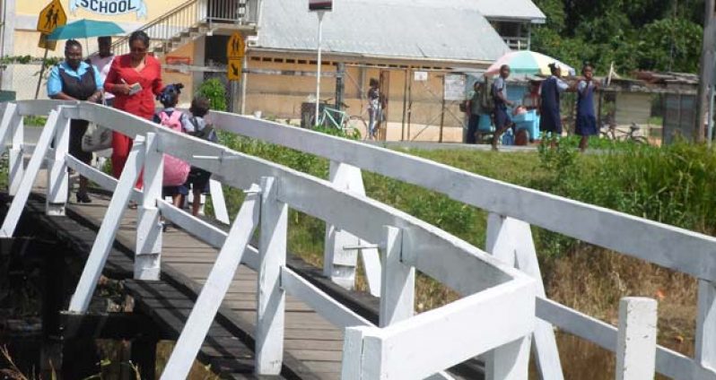 The completed bridge with the Patentia Primary School in the background