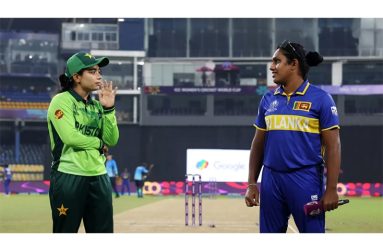 Fatima Sana and Chamari Athapaththu at the toss  •  ICC/Getty Images
