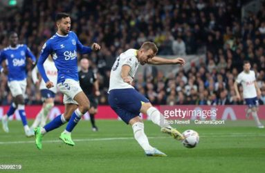 Tottenham Hotspur's Harry Kane with a second-half shot during the Premier League match between Tottenham Hotspur and Everton FC at Tottenham Hotspur Stadium on October 15, 2022 in London, United Kingdom. (Photo by Rob Newell - CameraSport via Getty Images)