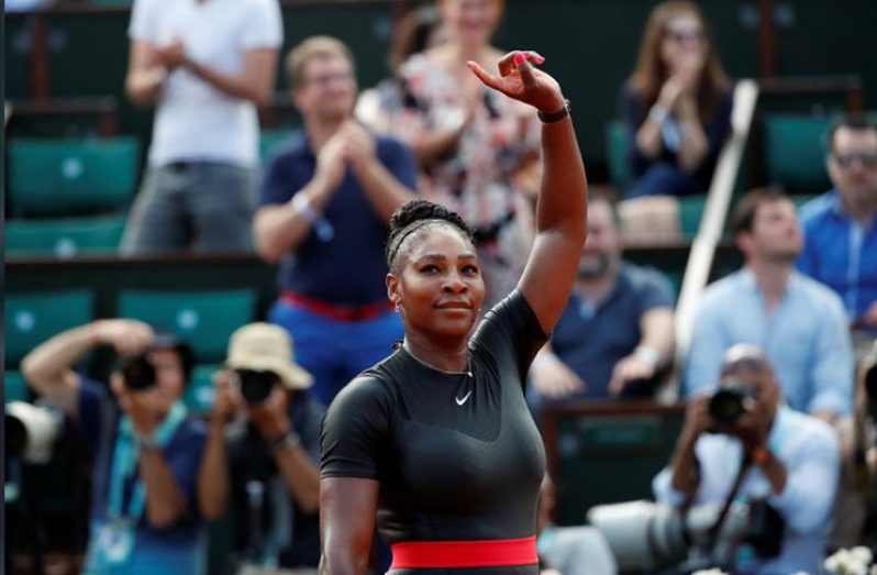 Serena Williams of the U.S. celebrates winning her first round match against Czech Republic's Kristyna Pliskova. (REUTERS/Pascal Rossignol)
