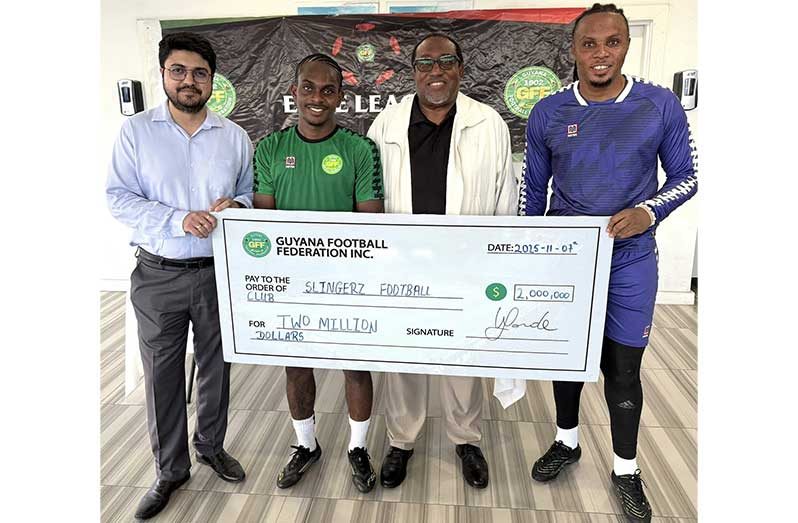 From left: GFF General Secretary Pushpargha Chattopadhyay, MVP Darron Niles, Slingerz FC Head Coach Jamaal Shabazz and Best Goalkeeper Akel Clarke (Elite League photo)