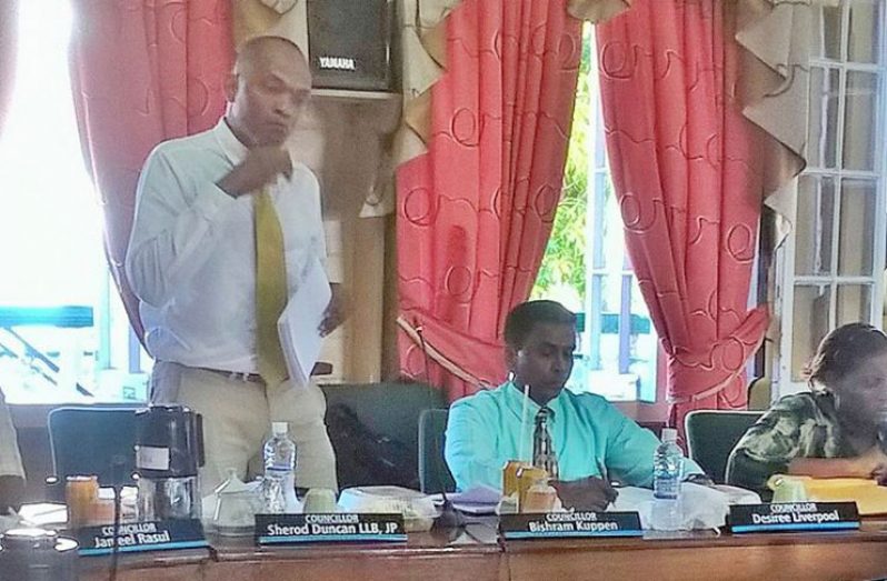 Councillor Duncan speaks on the motion at Monday’s meeting. 