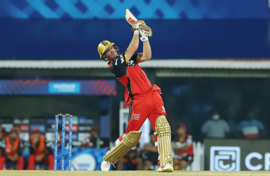 AB de Villiers goes for the big one, Mumbai Indians vs Royal Challengers Bangalore, IPL 2021, Chennai, April 9, 2021.