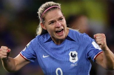 Eugenie le Sommer scored her 90th international goal to extend her record as France's top goal scorer