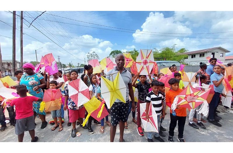 Children from North and South Sophia at the kite-making workshop