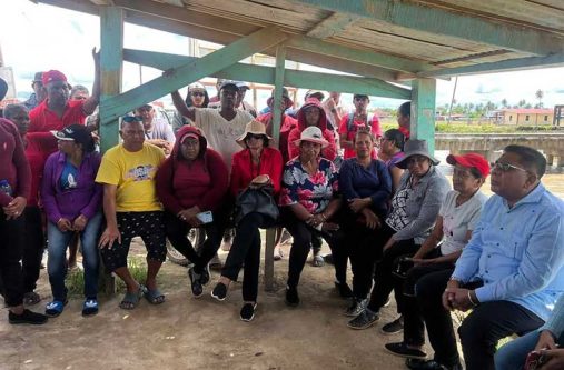 Minister of Agriculture, Zulfikar Mustapha, speaks to the affected farmers and residents