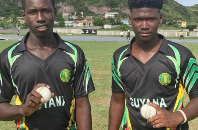 Spinners Ashmead Nedd (right) and Kevin Sinclair